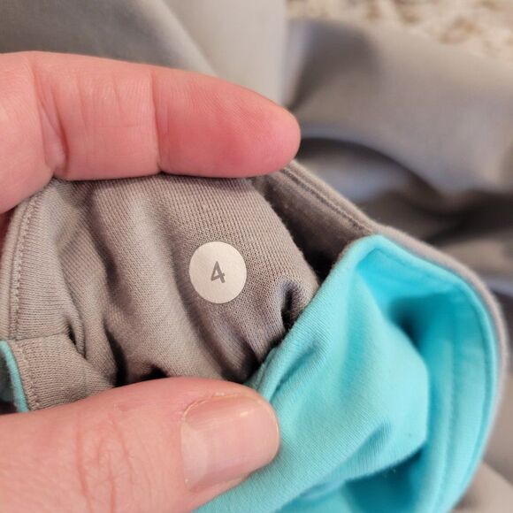 Lululemon Crop Leggings size 4 - Picture 4 of 8